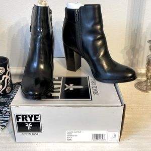 Frye Claude Jodhpur black leather in size 8